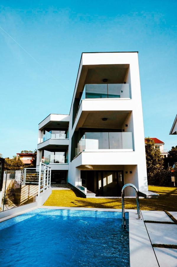 Villa Mirno More Apartments Malinska Exterior photo