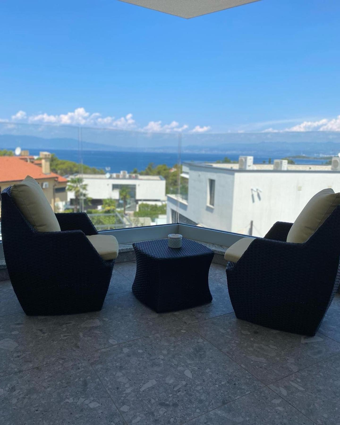 Villa Mirno More Apartments Malinska Exterior photo