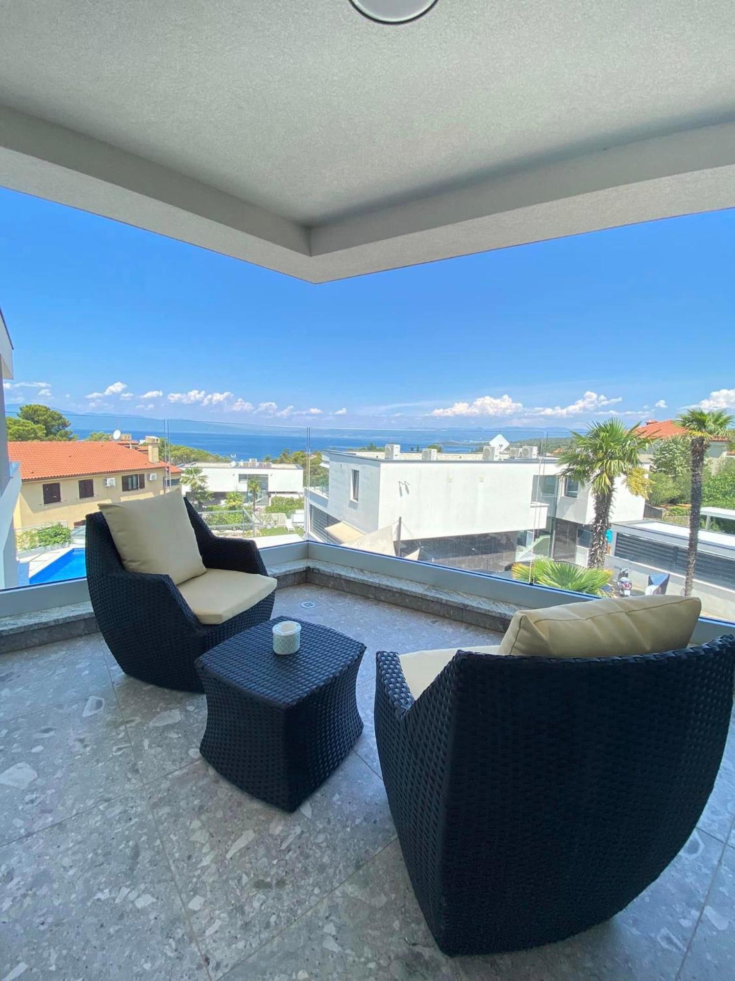 Villa Mirno More Apartments Malinska Exterior photo